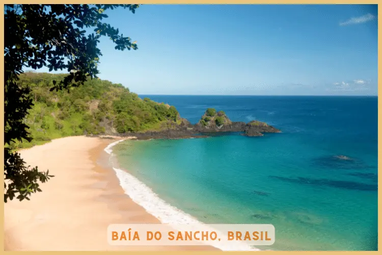 Mejores playas de américa latina - Baía do Sancho, Brasil