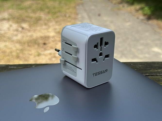 Adaptador de enchufe universal para viajar: guia de compra TESSAN Adaptador Enchufe Universal detalle puertos