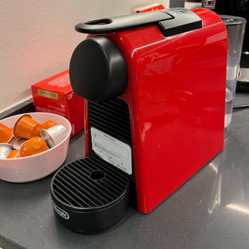cafetera de capsulas delonghi uso