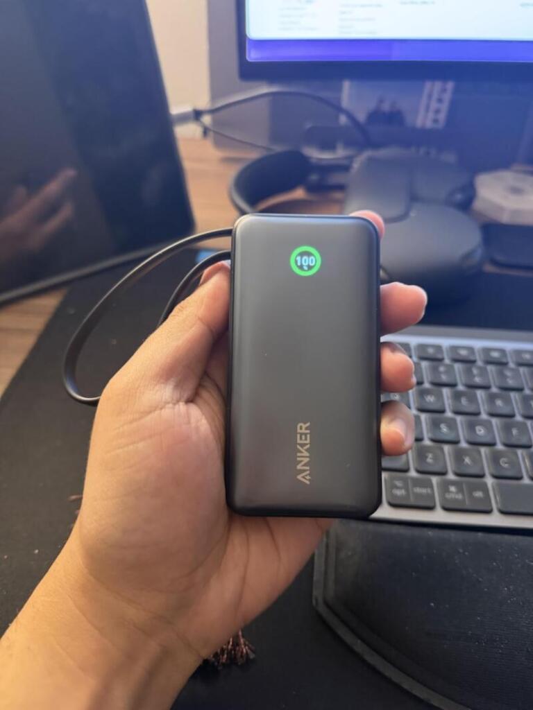 powerbank compacto viajes anker detalle