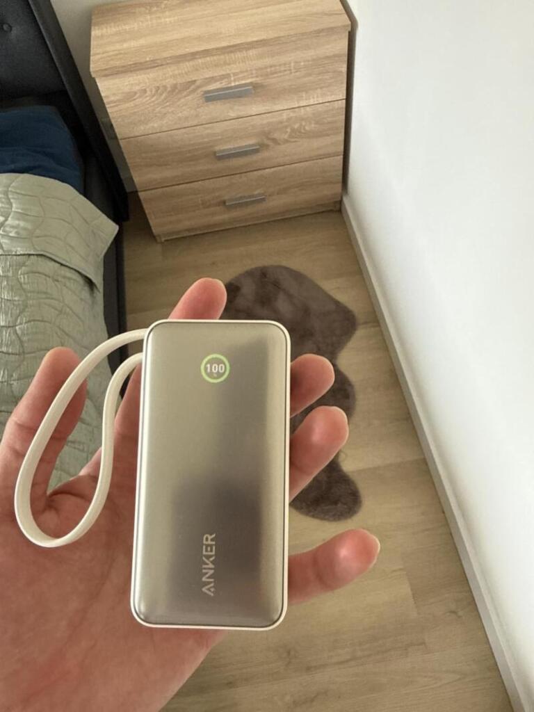 powerbank compacto viajes anker uso